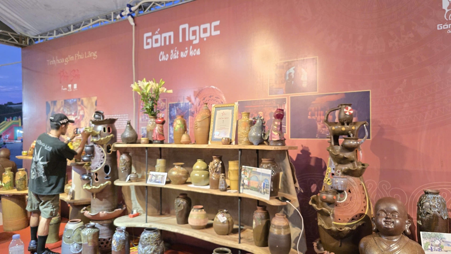 Không gian trưng bày gốm Ngọc tại Triển lãm