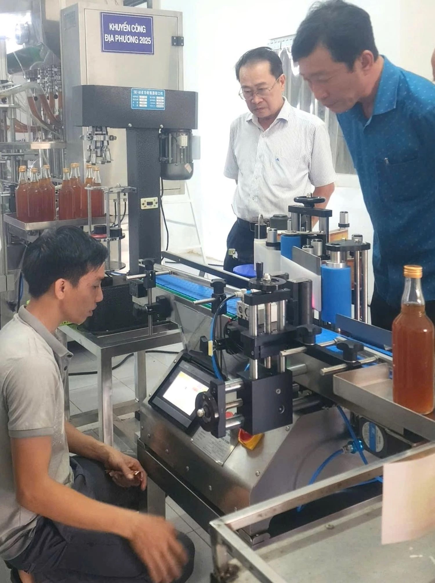 Nghiệm thu đề án khuyến công tại Công ty TNHH Sản xuất Thương mại Dịch vụ Ba Mọi.Ảnh: THÁI BÌNH