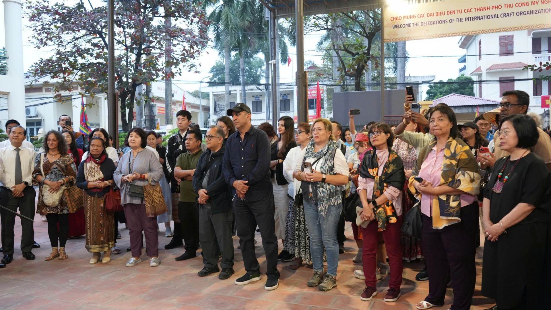 Sơn Đồng mở rộng hợp tác quốc tế trong hành trình giữ gìn nghề truyền thống Sơn Đồng mở rộng hợp tác quốc tế trong hành trình giữ gìn nghề truyền thống