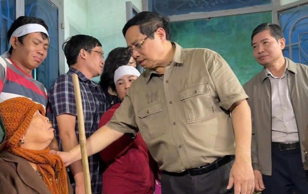 Thủ tướng Phạm Minh Chính chỉ đạo khẩn trương ổn định đời sống Nhân dân vùng tâm lũ Thủ tướng Phạm Minh Chính chỉ đạo khẩn trương ổn định đời sống Nhân dân vùng tâm lũ
