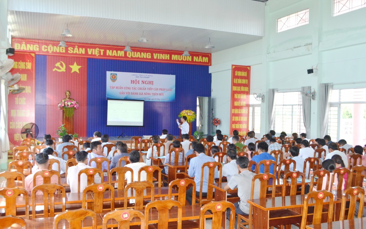 Cà Mau tăng cường hỗ trợ chuẩn tiếp cận pháp luật gắn với xây dựng nông thôn mới