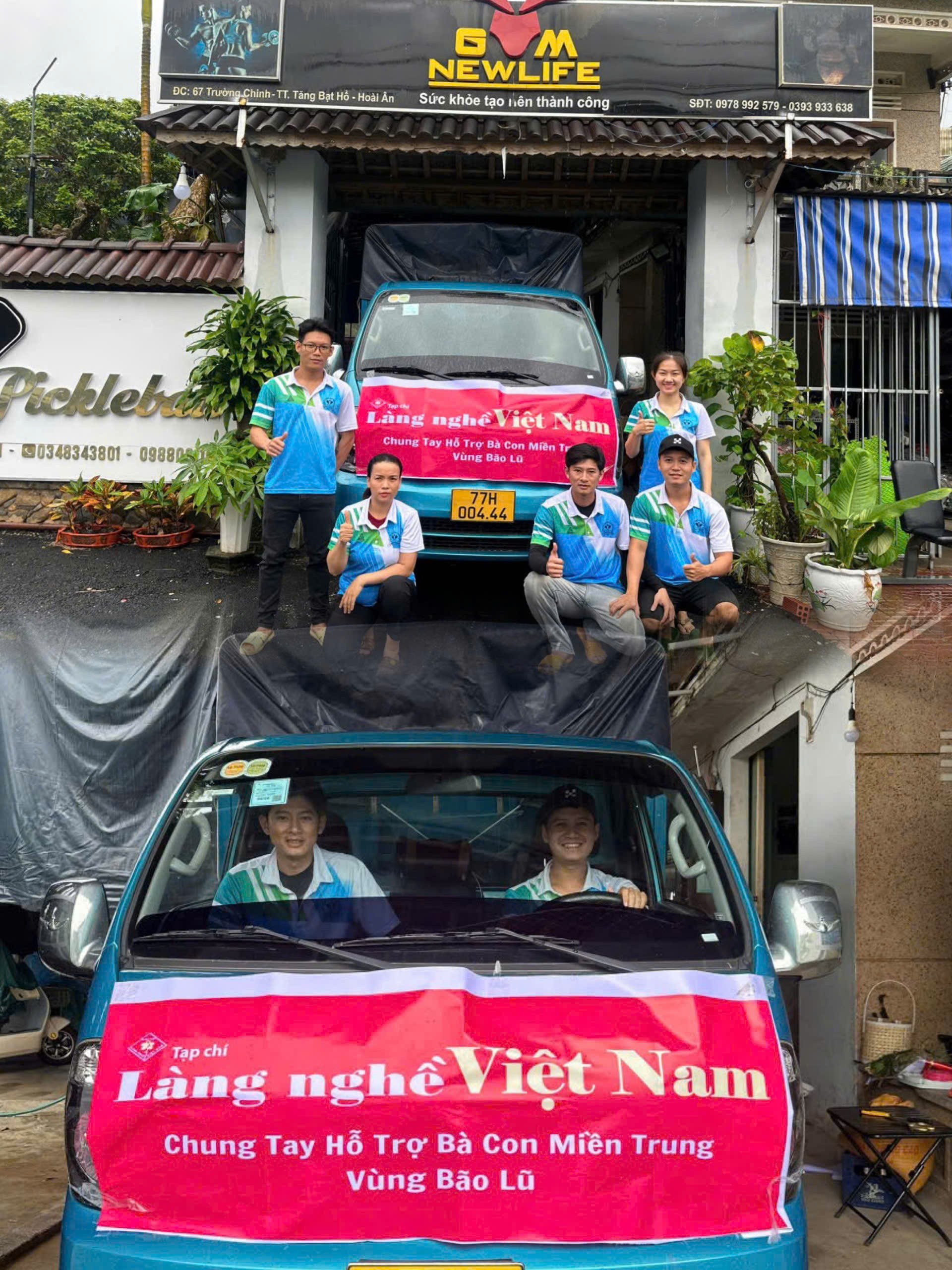 Tạp chí Làng nghề Việt Nam kết nối 300 suất quà của kiều bào Mỹ đến với bà con vùng lũ Bình Định