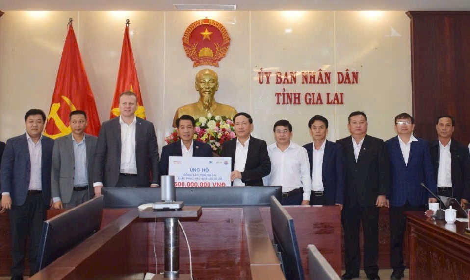 Tập đoàn Hùng Nhơn và Tập đoàn De Heus đầu tư chuỗi dự án nông nghiệp công nghệ cao tại Gia Lai Tập đoàn Hùng Nhơn và Tập đoàn De Heus đầu tư chuỗi dự án nông nghiệp công nghệ cao tại Gia Lai