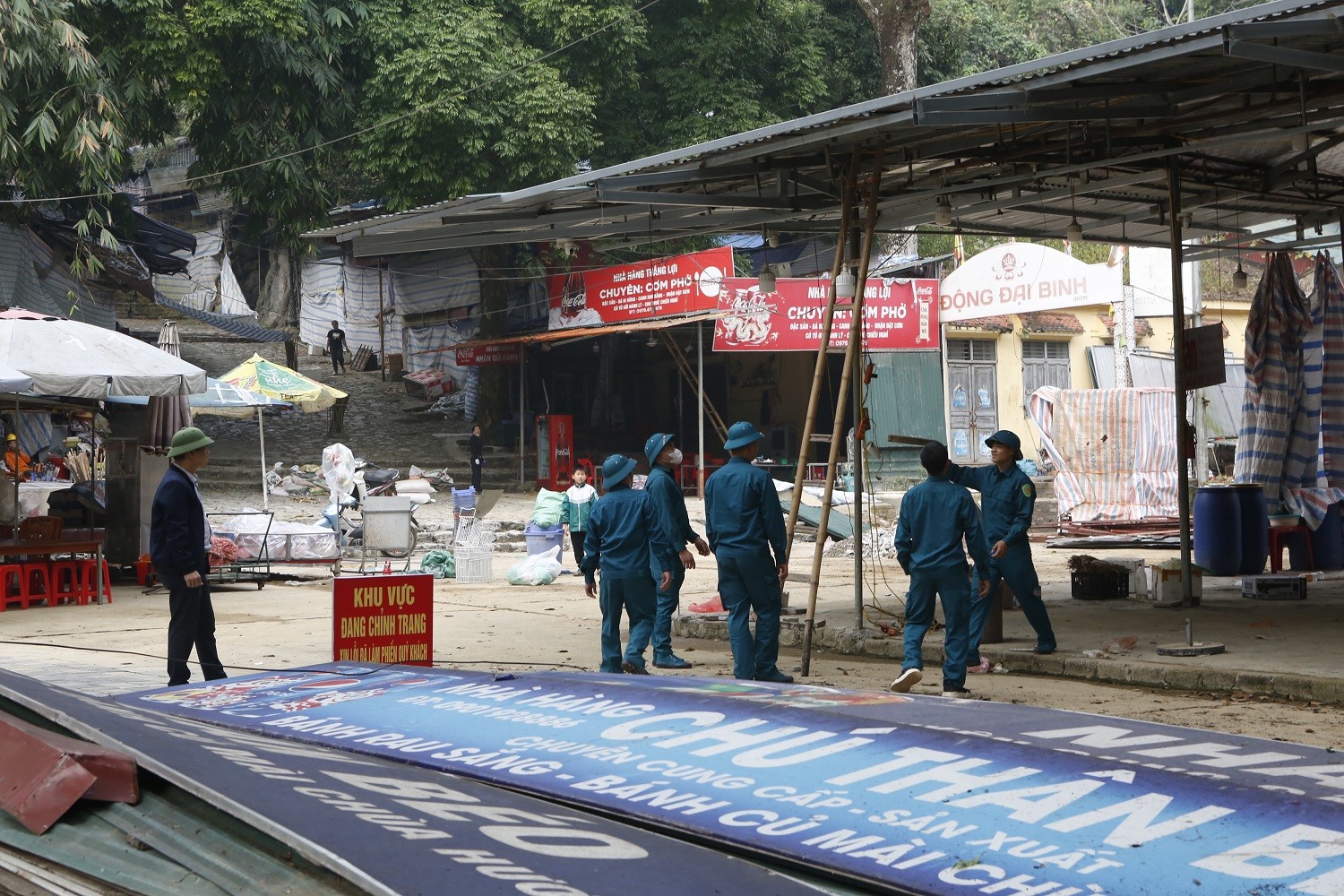 Xã Hương Sơn (Hà Nội): Xây dựng Chùa Hương “Sáng - xanh - sạch - đẹp - văn minh” Xã Hương Sơn (Hà Nội): Xây dựng Chùa Hương “Sáng - xanh - sạch - đẹp - văn minh”