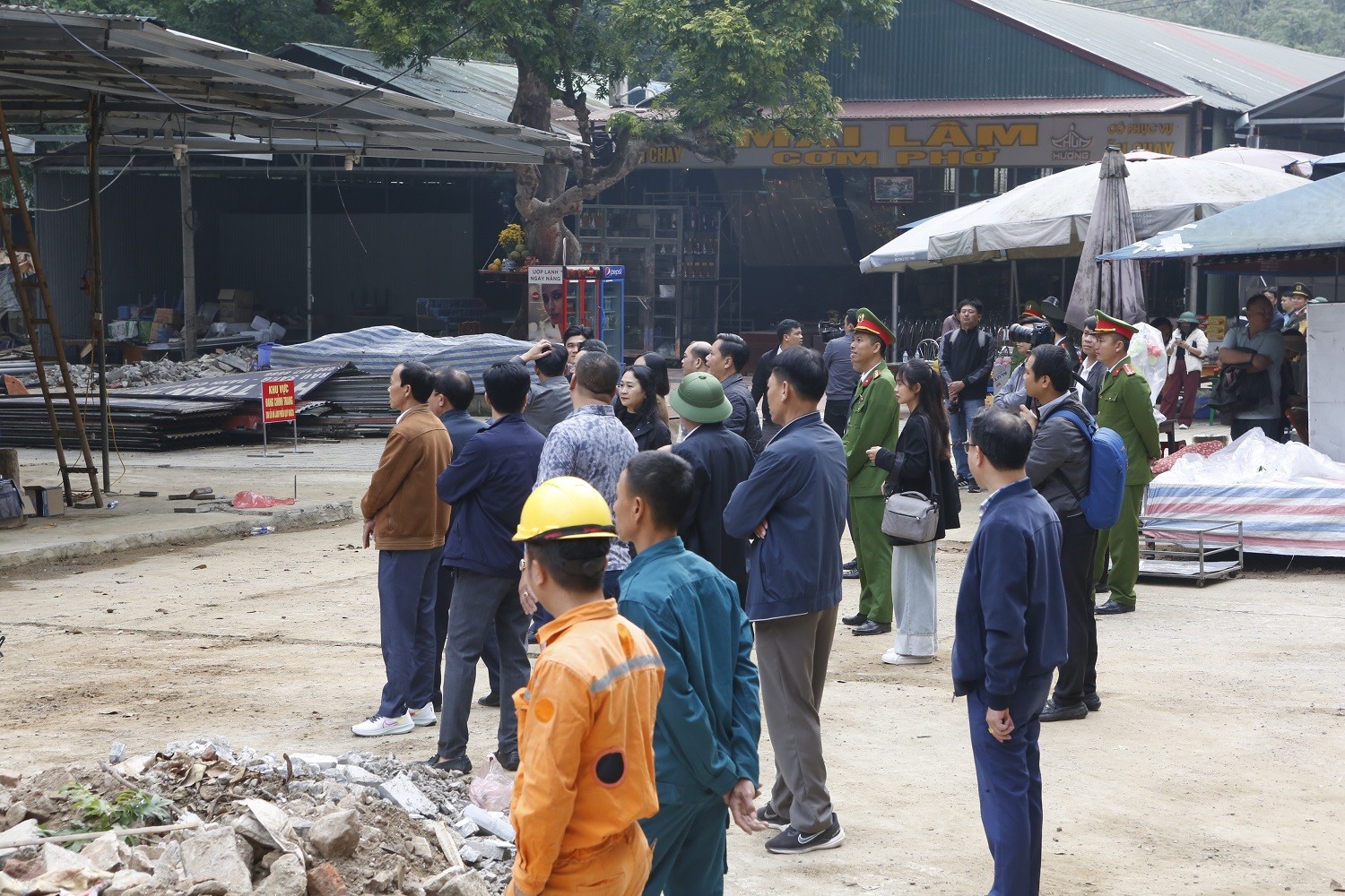 Xã Hương Sơn (Hà Nội): Xây dựng Chùa Hương “Sáng - xanh - sạch - đẹp - văn minh” Xã Hương Sơn (Hà Nội): Xây dựng Chùa Hương “Sáng - xanh - sạch - đẹp - văn minh”