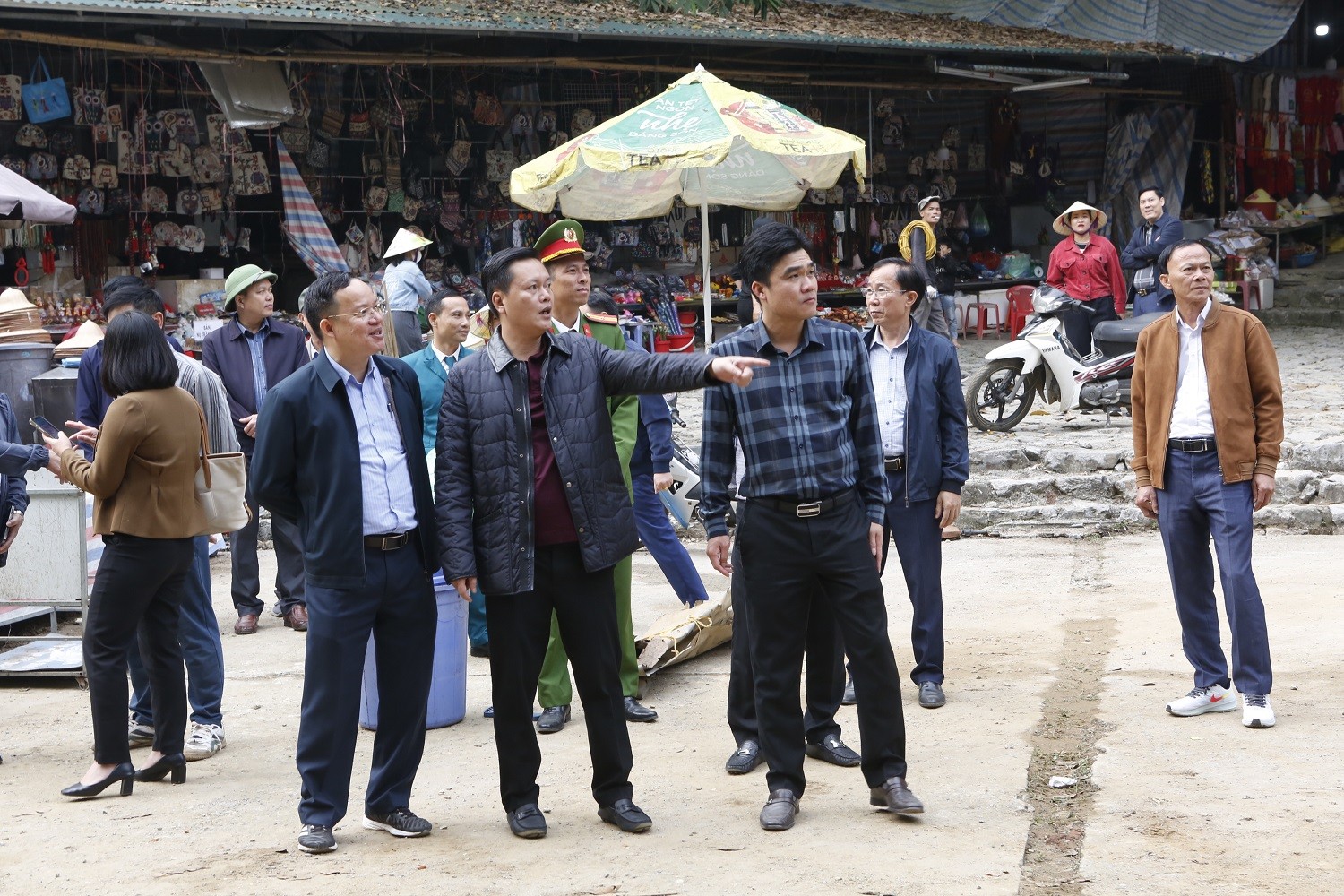 Xã Hương Sơn (Hà Nội): Xây dựng Chùa Hương “Sáng - xanh - sạch - đẹp - văn minh” Xã Hương Sơn (Hà Nội): Xây dựng Chùa Hương “Sáng - xanh - sạch - đẹp - văn minh”