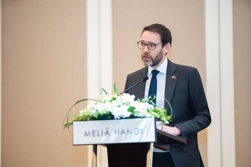 Đại sứ Vương quốc Anh tại Việt Nam Iain Frew Đại sứ Vương quốc Anh tại Việt Nam Iain Frew