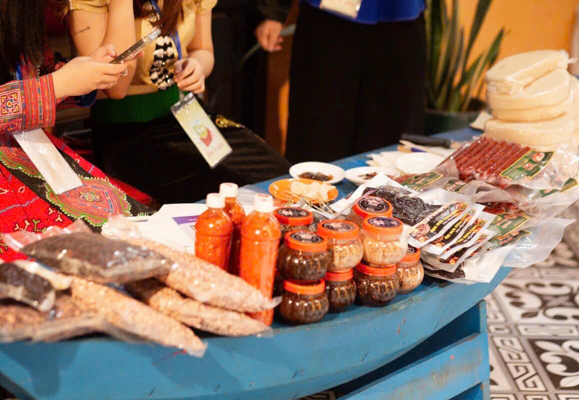 Sinh viên trường Nhân văn mang Sinh viên trường Nhân văn mang