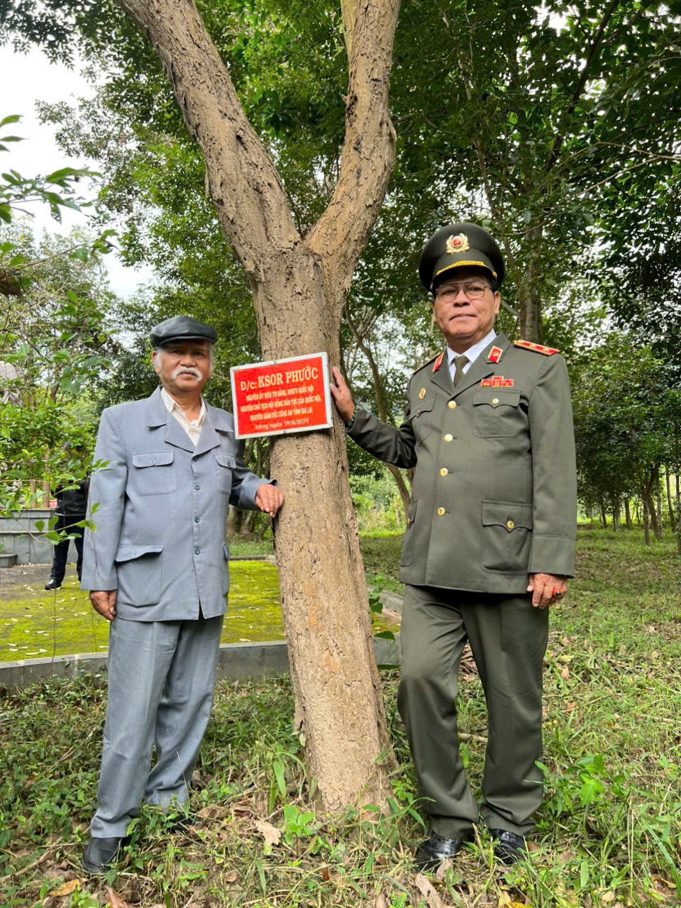 Ký sự về nguồn ở Kroong – giữa đại ngàn, lịch sử tên trách nhiệm Ký sự về nguồn ở Kroong – giữa đại ngàn, lịch sử tên trách nhiệm