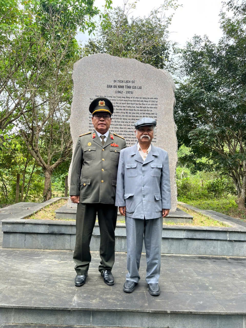 Ký sự về nguồn ở Kroong – giữa đại ngàn, lịch sử tên trách nhiệm Ký sự về nguồn ở Kroong – giữa đại ngàn, lịch sử tên trách nhiệm