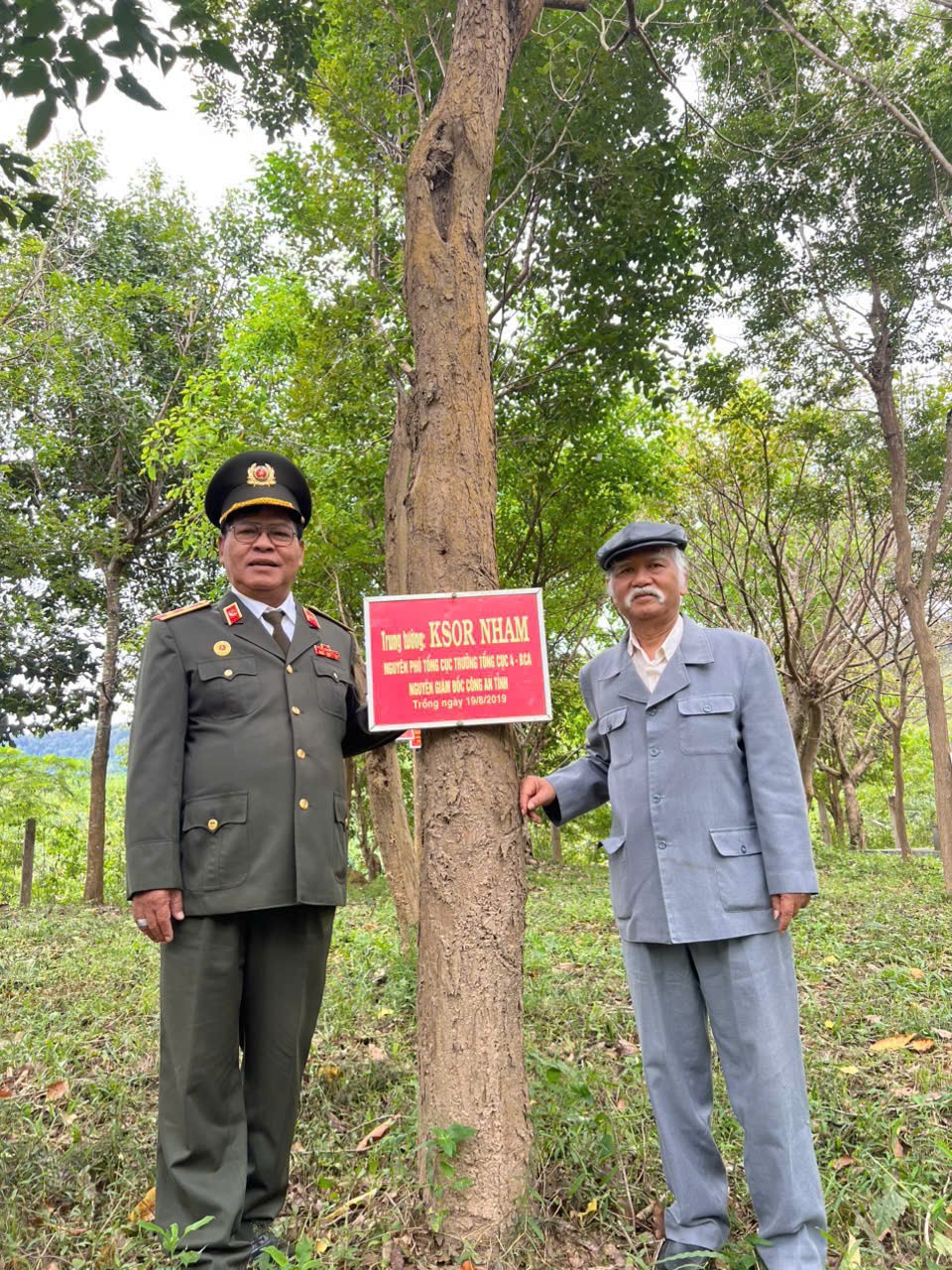 Ký sự về nguồn ở Kroong – giữa đại ngàn, lịch sử tên trách nhiệm Ký sự về nguồn ở Kroong – giữa đại ngàn, lịch sử tên trách nhiệm