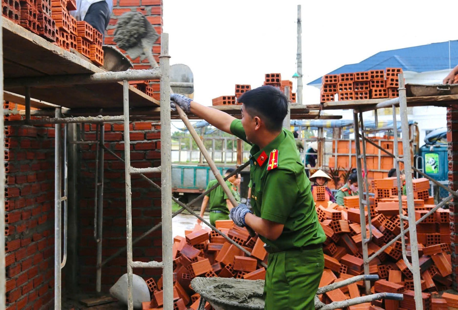 Gia Lai: Xây nhà “thần tốc” “Chiến dịch Quang Trung” giúp người dân có nhà mới đón Tết Gia Lai: Xây nhà “thần tốc” “Chiến dịch Quang Trung” giúp người dân có nhà mới đón Tết