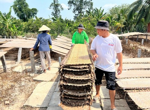 lang nghe mien tay vao vu tet
