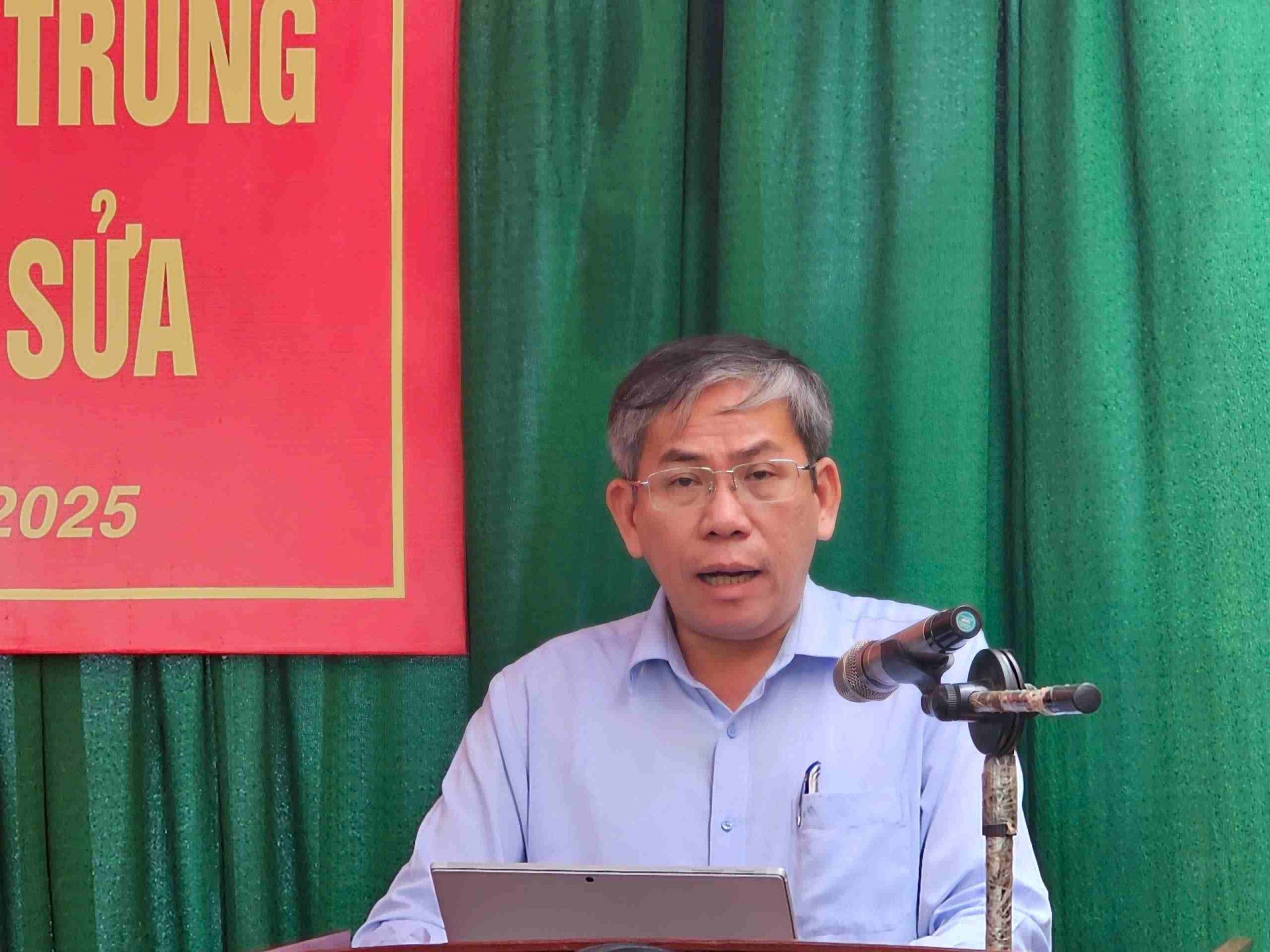 Bàn giao ngôi nhà đầu tiên trong “Chiến dịch Quang Trung” thần tốc tại Gia Lai Bàn giao ngôi nhà đầu tiên trong “Chiến dịch Quang Trung” thần tốc tại Gia Lai