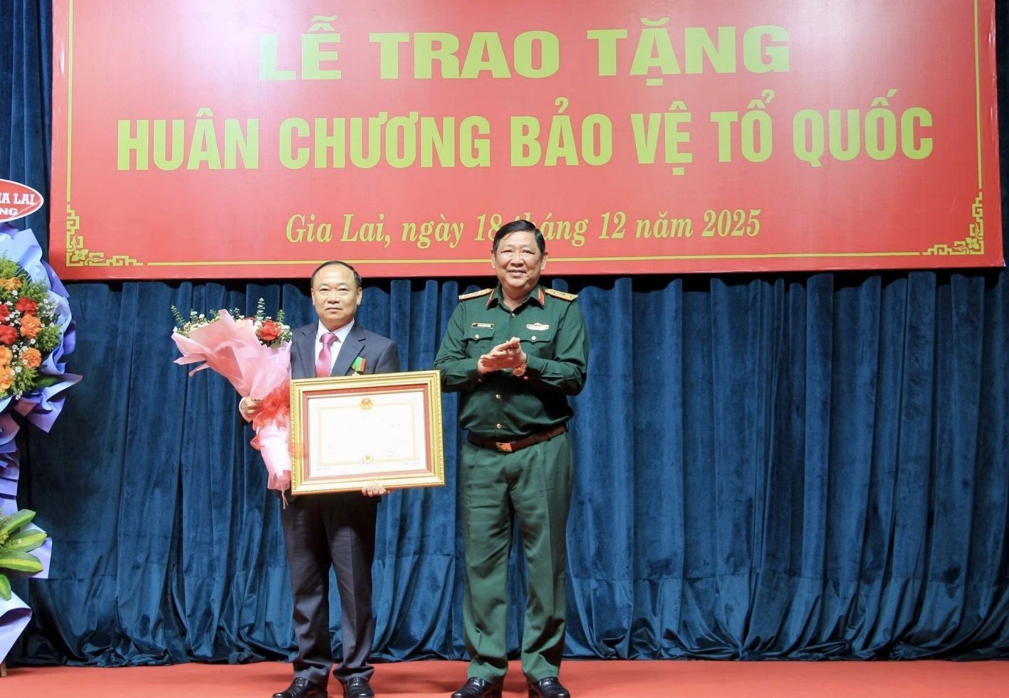 Bí thư Tỉnh uỷ Gia Lai Thái Đại Ngọc vinh dự được nhận Huân chương Bảo vệ Tổ quốc hạng Ba