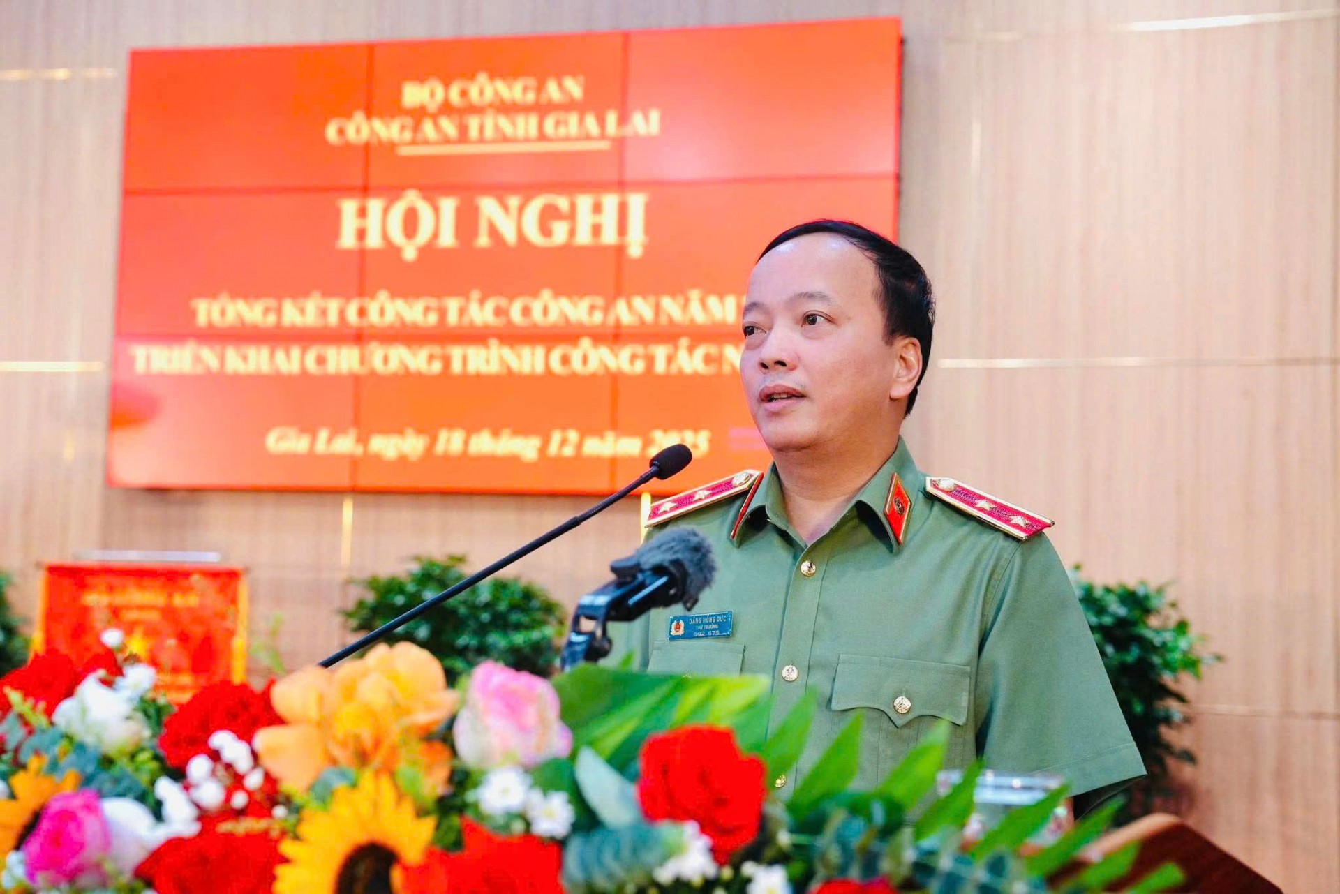 Công an tỉnh Gia Lai tô thắm hình ảnh người chiến sĩ vì Nhân dân phục vụ Công an tỉnh Gia Lai tô thắm hình ảnh người chiến sĩ vì Nhân dân phục vụ