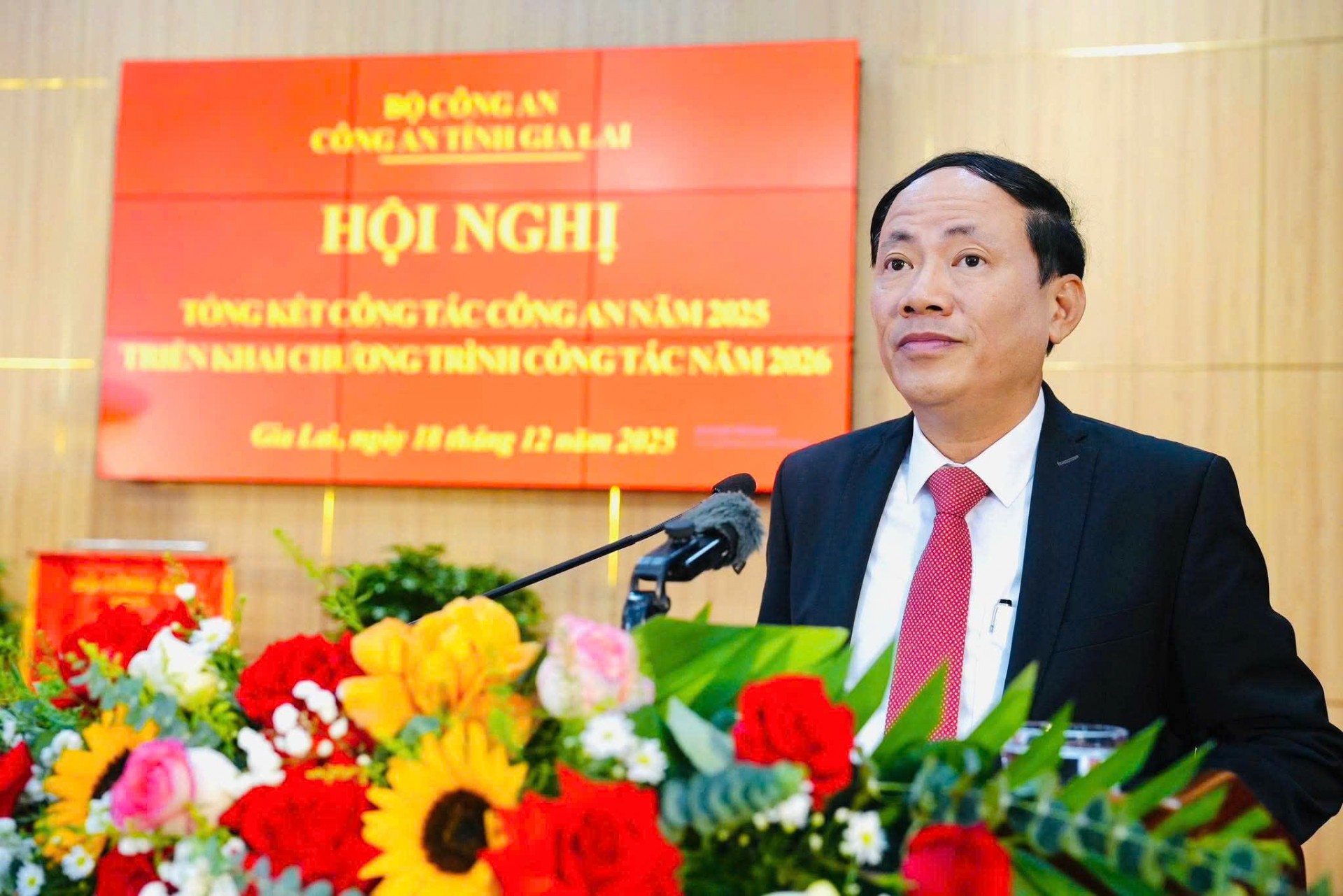 Công an tỉnh Gia Lai tô thắm hình ảnh người chiến sĩ vì Nhân dân phục vụ Công an tỉnh Gia Lai tô thắm hình ảnh người chiến sĩ vì Nhân dân phục vụ