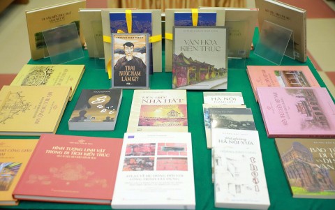 ra mat hai cong trinh chuyen khao ve lich su va bao ton di san kien truc go viet nam