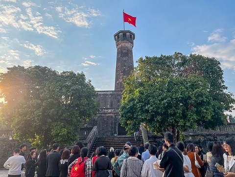 dua lich su song day qua tour trai nghiem ky uc cot co