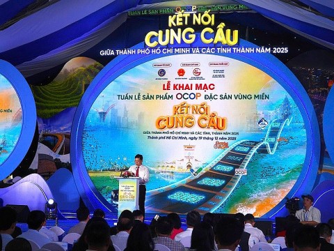 dong dao chu the tham gia trung bay tai tuan le ocop tp hcm nam 2025