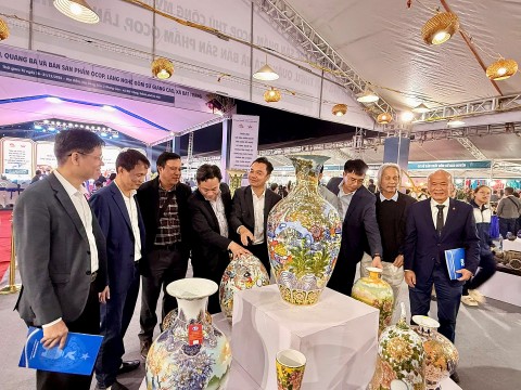 bat trang phat huy gia tri lang nghe ket noi ocop voi phat trien du lich thu do