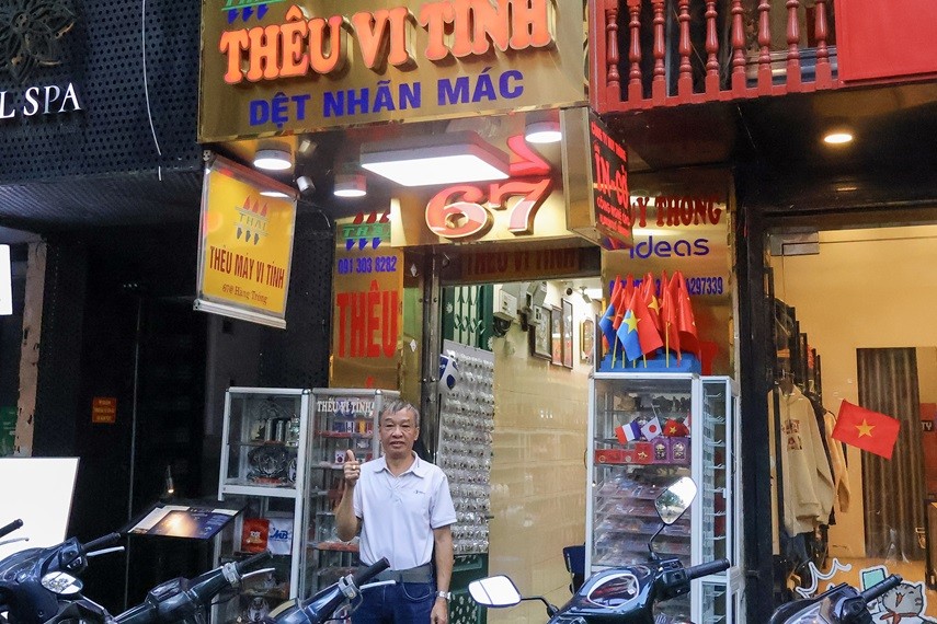 Một đời thổi hồn vào nghề thêu giữa lòng phố cổ