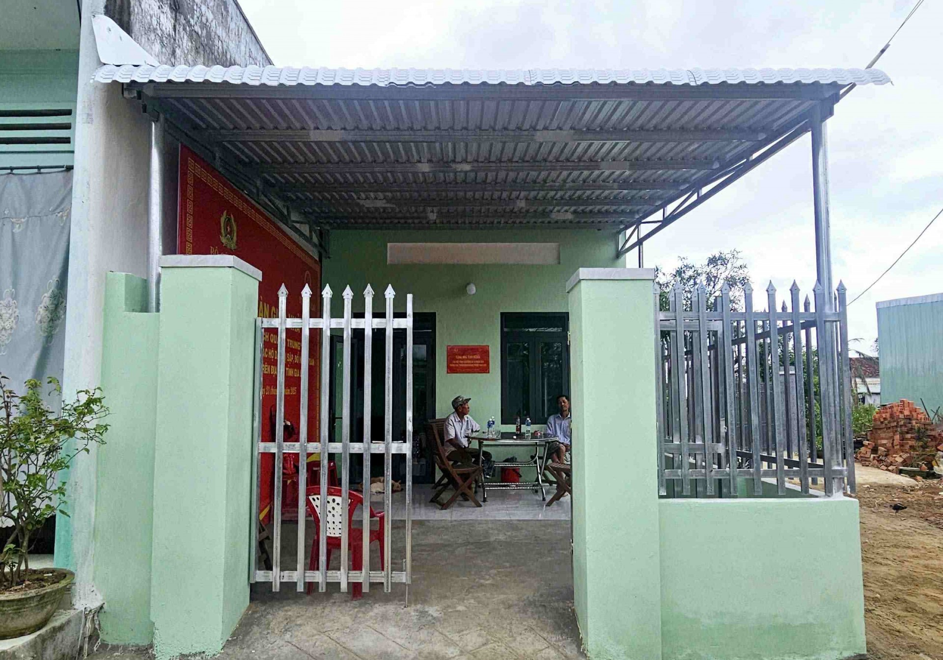 Người dân Gia Lai vui mừng đón nhà mới “Chiến dịch Quang Trung” do Công an xây dựng