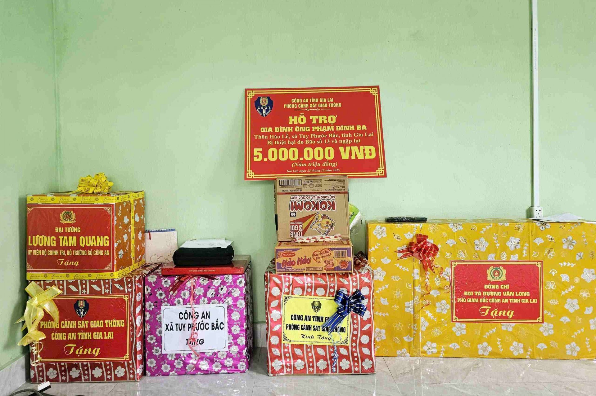 Người dân Gia Lai vui mừng đón nhà mới “Chiến dịch Quang Trung” do Công an xây dựng