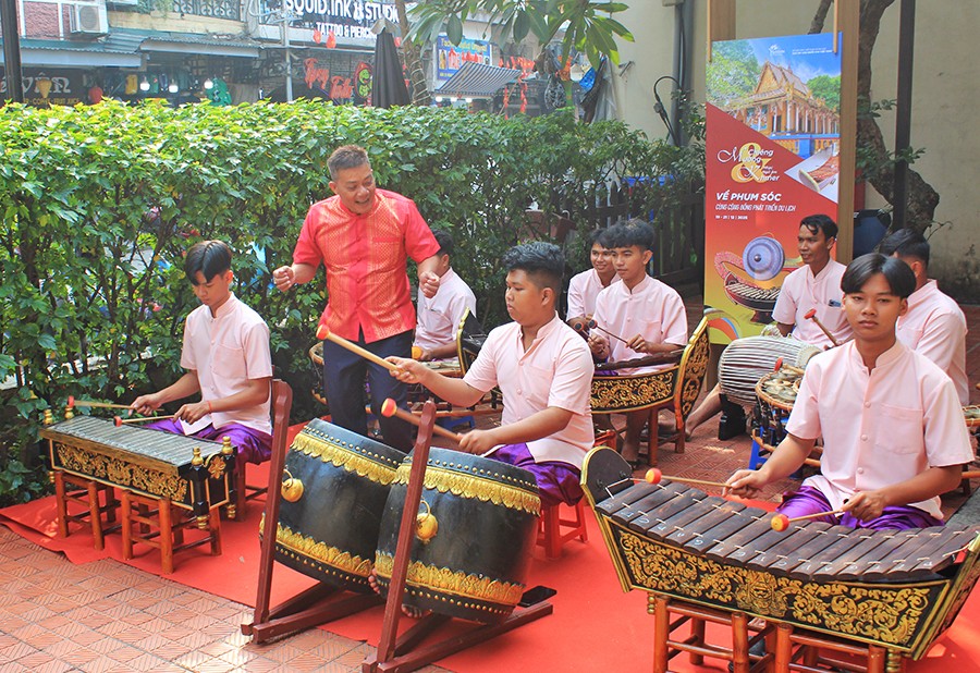 Nghệ nhân giữ tiếng ngũ âm Khmer