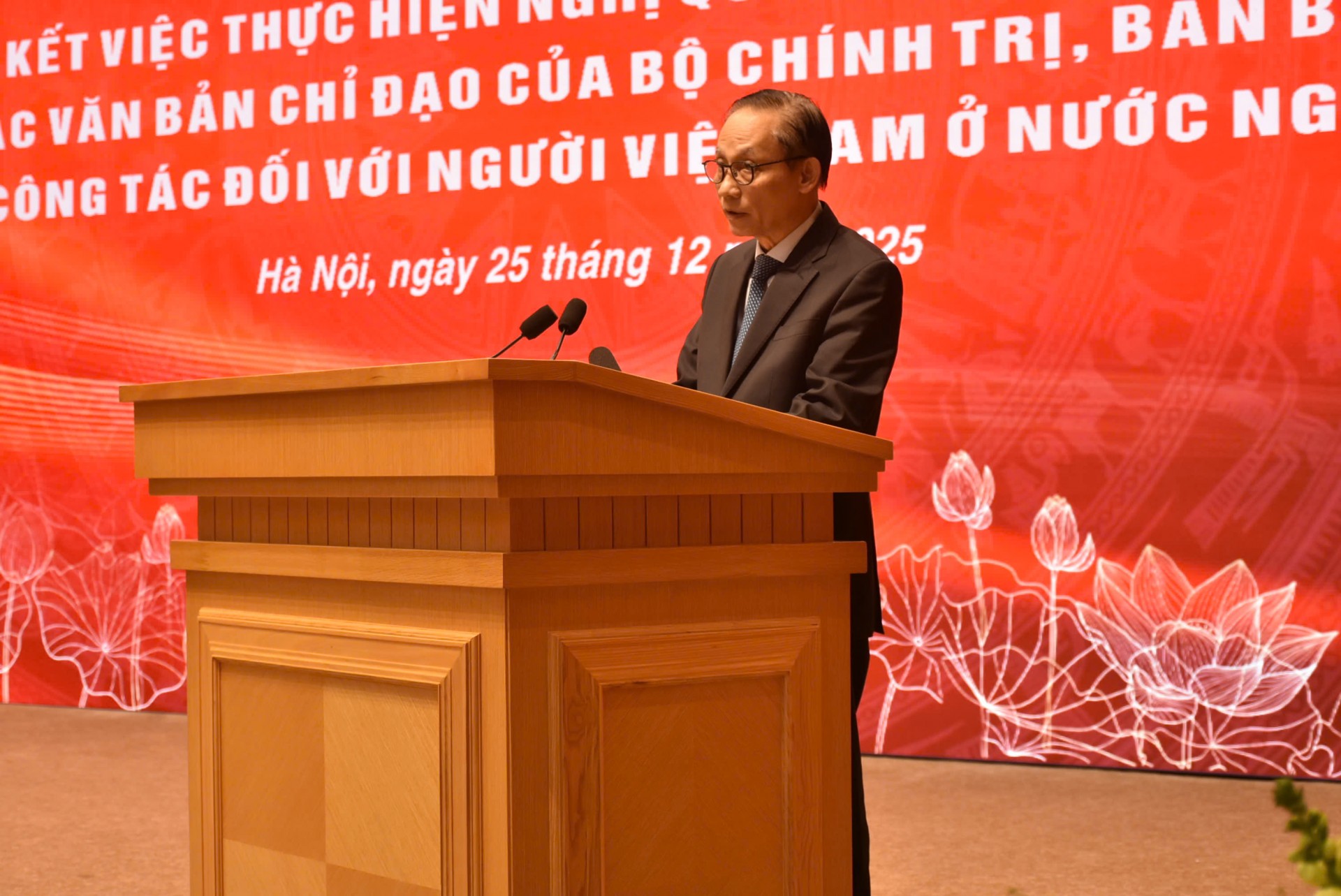 TỔNG KẾT VIỆC 20 NĂM THỰC HIỆN NGHỊ QUYẾT 36-NQ/TW (2004)