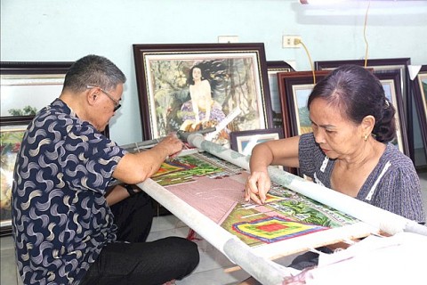 nghe nhan hoa than chat lieu doi thuong thanh tac pham nghe thuat