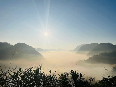 san may tren noc nha xu muong bi
