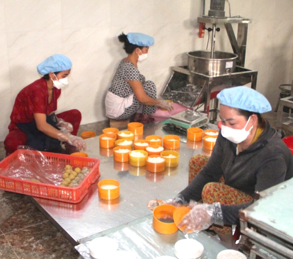 Bánh in phục vụ thị trường tết