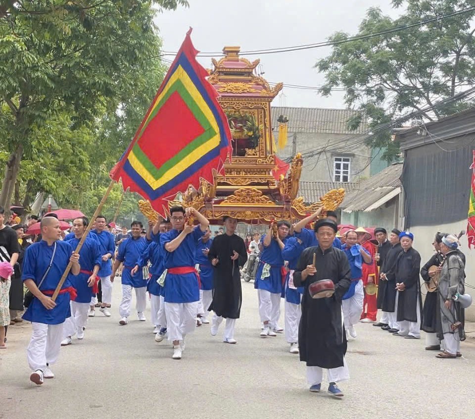 Xã Thường Tín yêu cầu yêu cầu các Ban Tổ chức lễ hội thực hiện nghiêm 09 tiêu chí về môi trường văn hóa (ảnh minh họa). Ảnh: Hoàng Lan Xã Thường Tín yêu cầu yêu cầu các Ban Tổ chức lễ hội thực hiện nghiêm 09 tiêu chí về môi trường văn hóa (ảnh minh họa). Ảnh: Hoàng Lan
