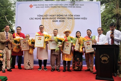 trang trong tong ket hoat dong va ton vinh cac nghe nhan thu cong my nghe da nang nam 2025