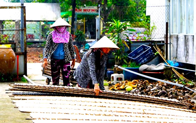 Làng nghề Thuận Hưng sản xuất bánh tráng nhộn nhịp phục vụ Tết Làng nghề Thuận Hưng sản xuất bánh tráng nhộn nhịp phục vụ Tết