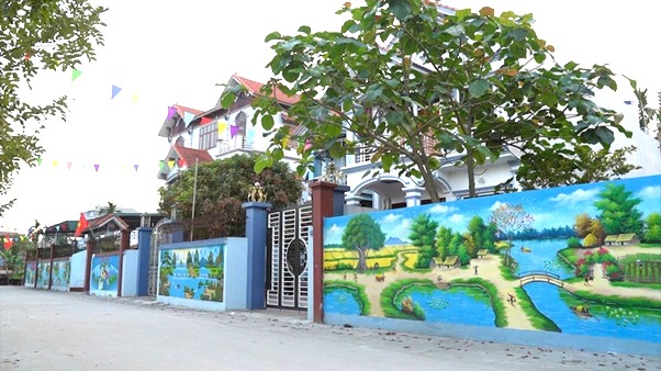 Những cung đường bích hoạ đẹp như tranh tại làng quê Thủ đô. Ảnh: VGP/Thiện Tâm Những cung đường bích hoạ đẹp như tranh tại làng quê Thủ đô. Ảnh: VGP/Thiện Tâm
