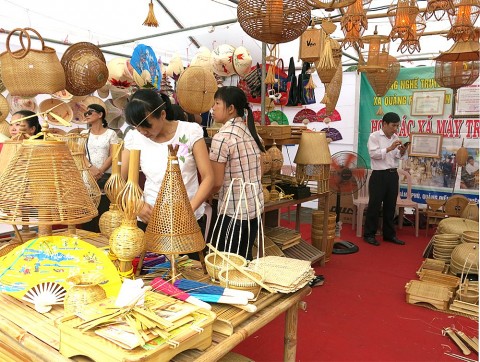 thuc trang lang nghe va nhung kho khan trong viec xuc tien thuong mai cac san pham thu cong my nghe