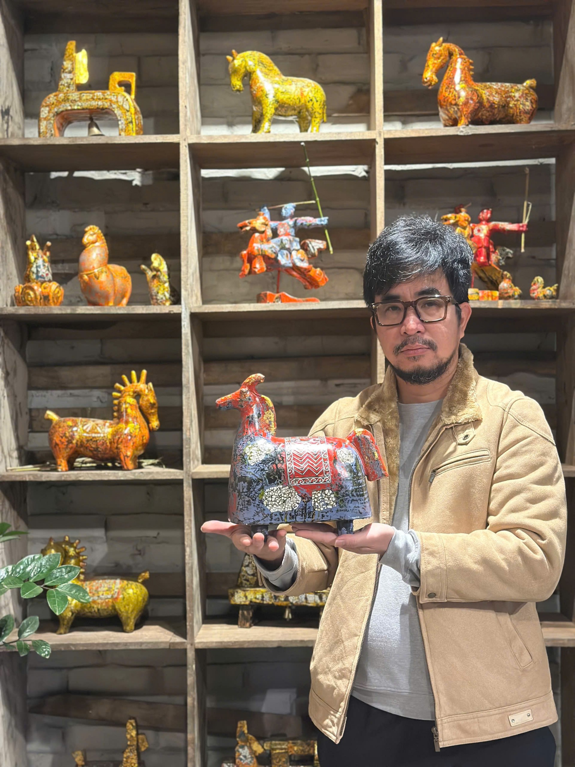 Nghệ nhân ưu tú Nguyễn Tấn Phát và khát vọng hồi sinh nghề sơn mài Nghệ nhân ưu tú Nguyễn Tấn Phát và khát vọng hồi sinh nghề sơn mài