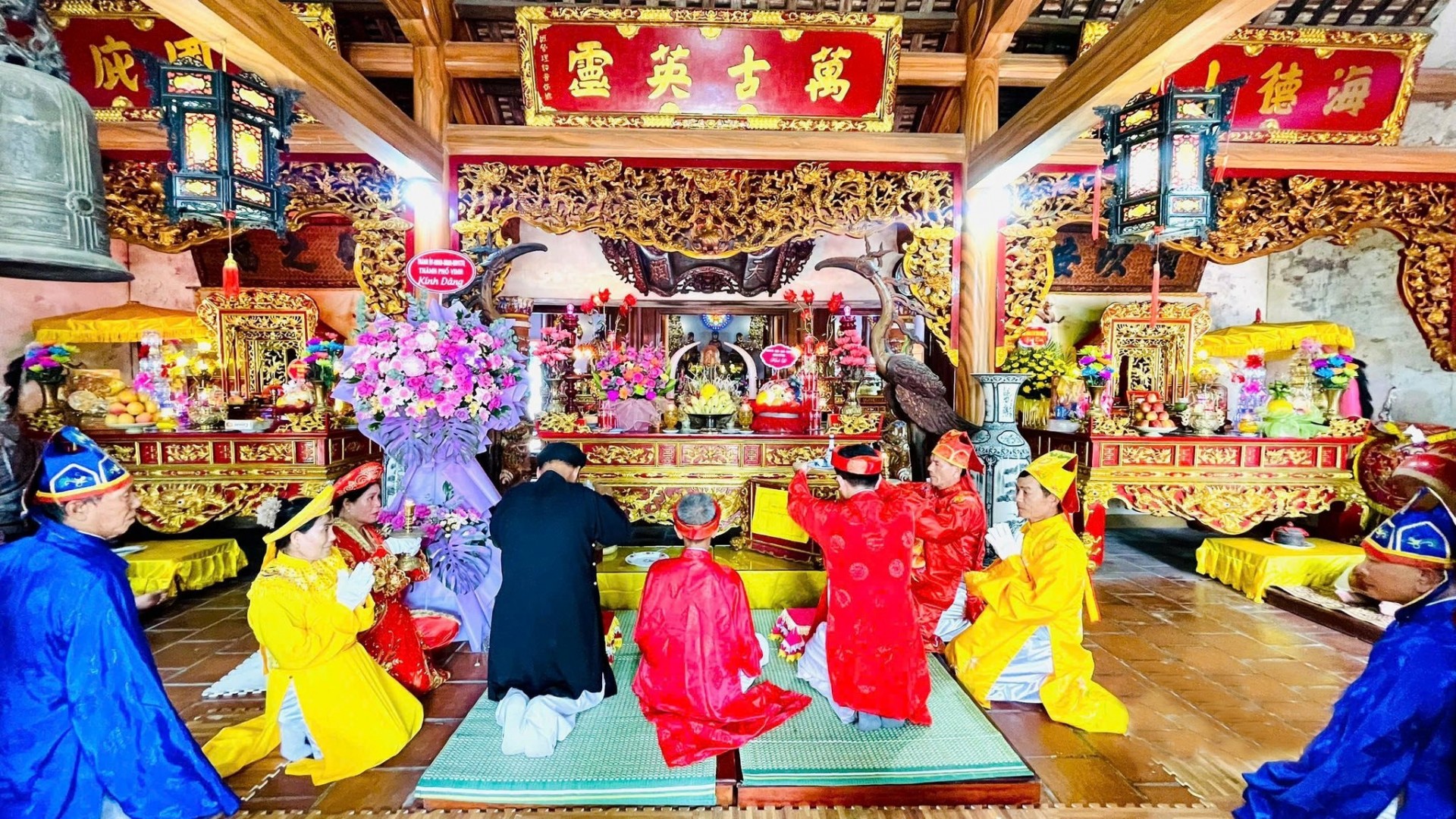 Một nghi lễ trong Lễ hội đền Mai Bảng. Ảnh: CSCC Một nghi lễ trong Lễ hội đền Mai Bảng. Ảnh: CSCC