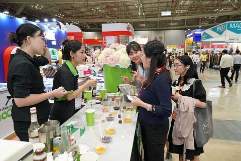 doi moi chinh sach xuc tien thuong mai trong boi canh moi