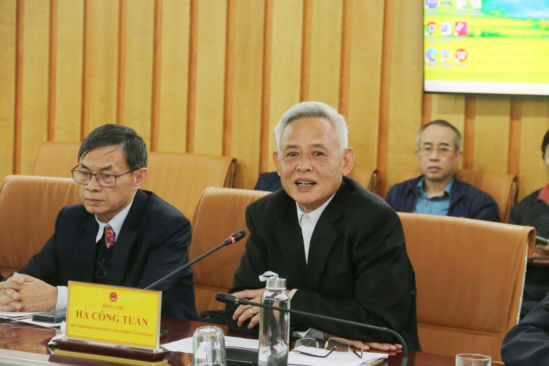 T.S Hà Công Tuấn - Chủ tịch Hội Khoa học Kinh tế Nông nghiệp Việt Nam cho biết Hội rất mong muốn sớm có cơ chế phối hợp chặt chẽ, hiệu quả với Bộ. 