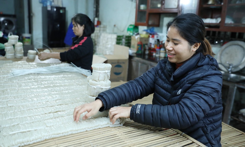 OCOP tạo lực đẩy cho làng nghề Bắc Ninh tăng tốc sản xuất dịp Tết OCOP tạo lực đẩy cho làng nghề Bắc Ninh tăng tốc sản xuất dịp Tết