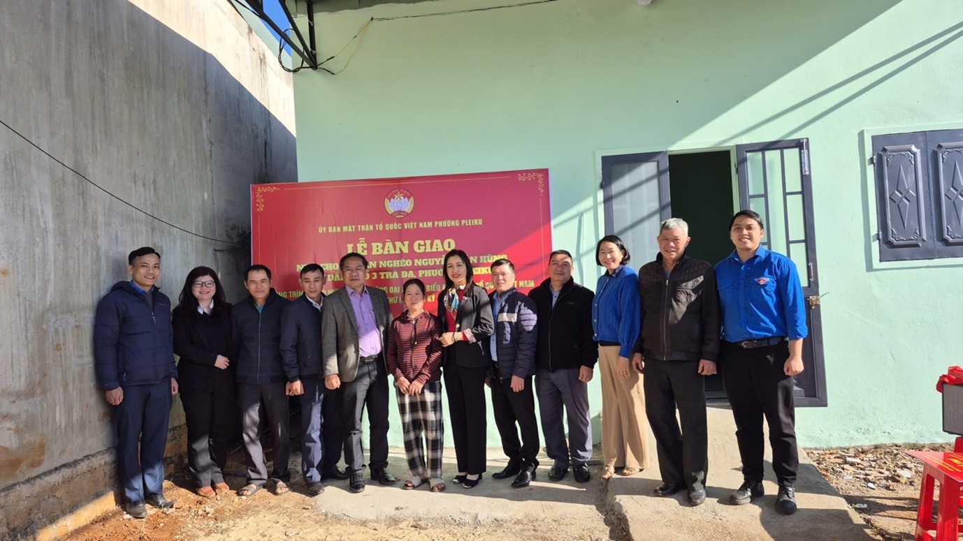 Phường Pleiku bàn giao nhà Đại đoàn kết cho hộ nghèo trước Tết Nguyên đán