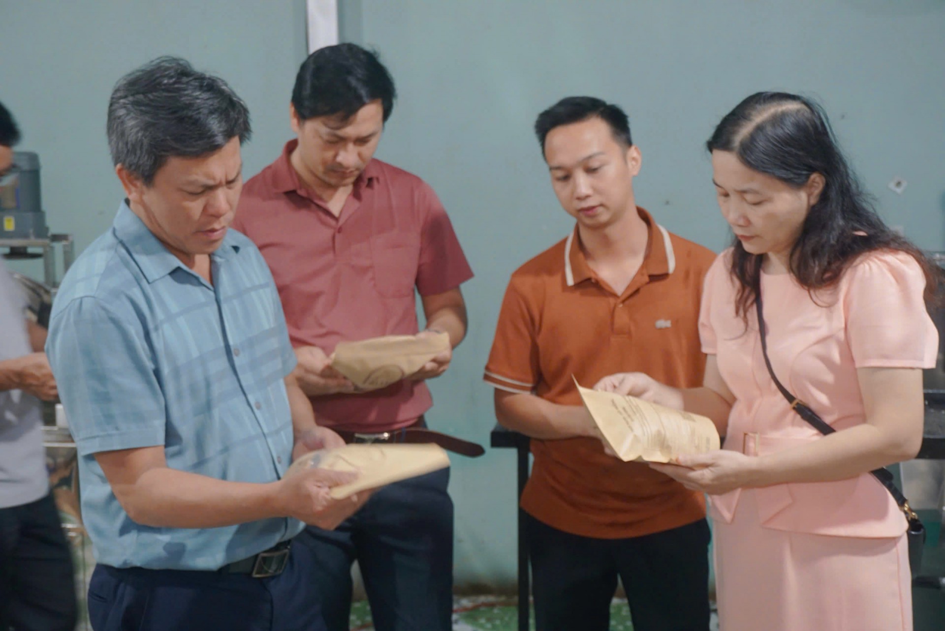  Sở Khoa học và Công nghệ tỉnh Gia Lai thăm cơ sở sản xuất chuối sấy A Lúa