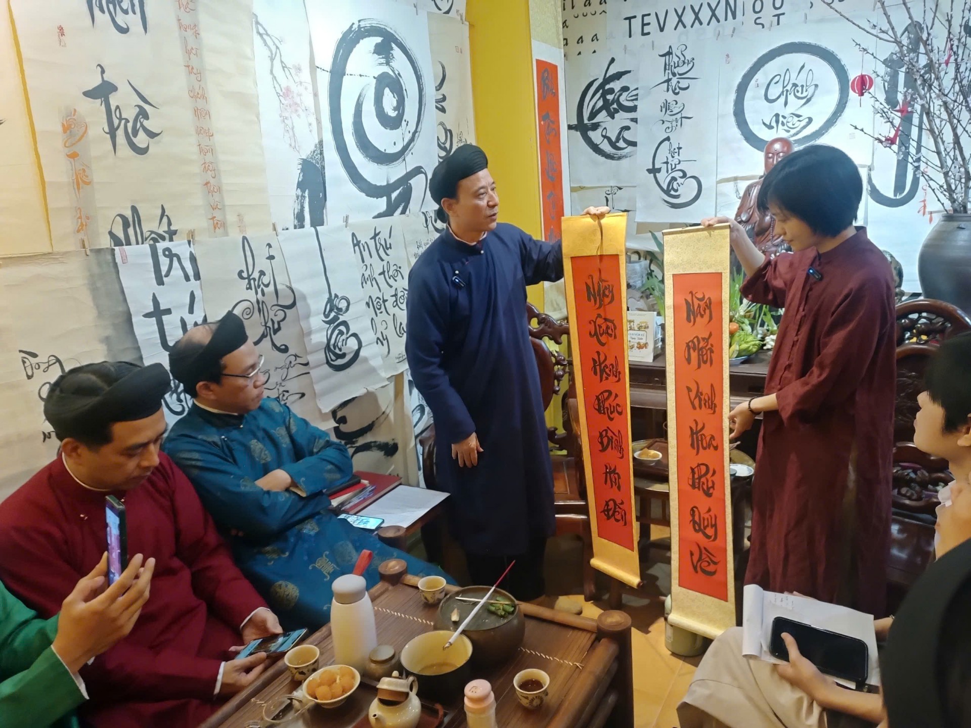 Thế hệ trẻ tìm về bản sắc Tết truyền thống giữa nhịp sống hiện đại