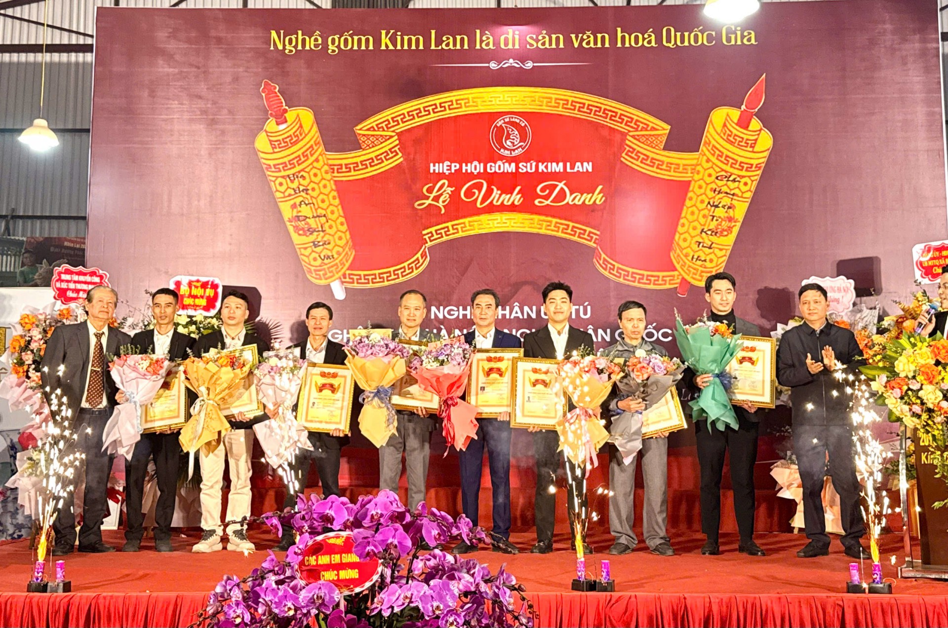 Vinh danh để giữ nghề: Câu chuyện từ làng gốm Kim Lan