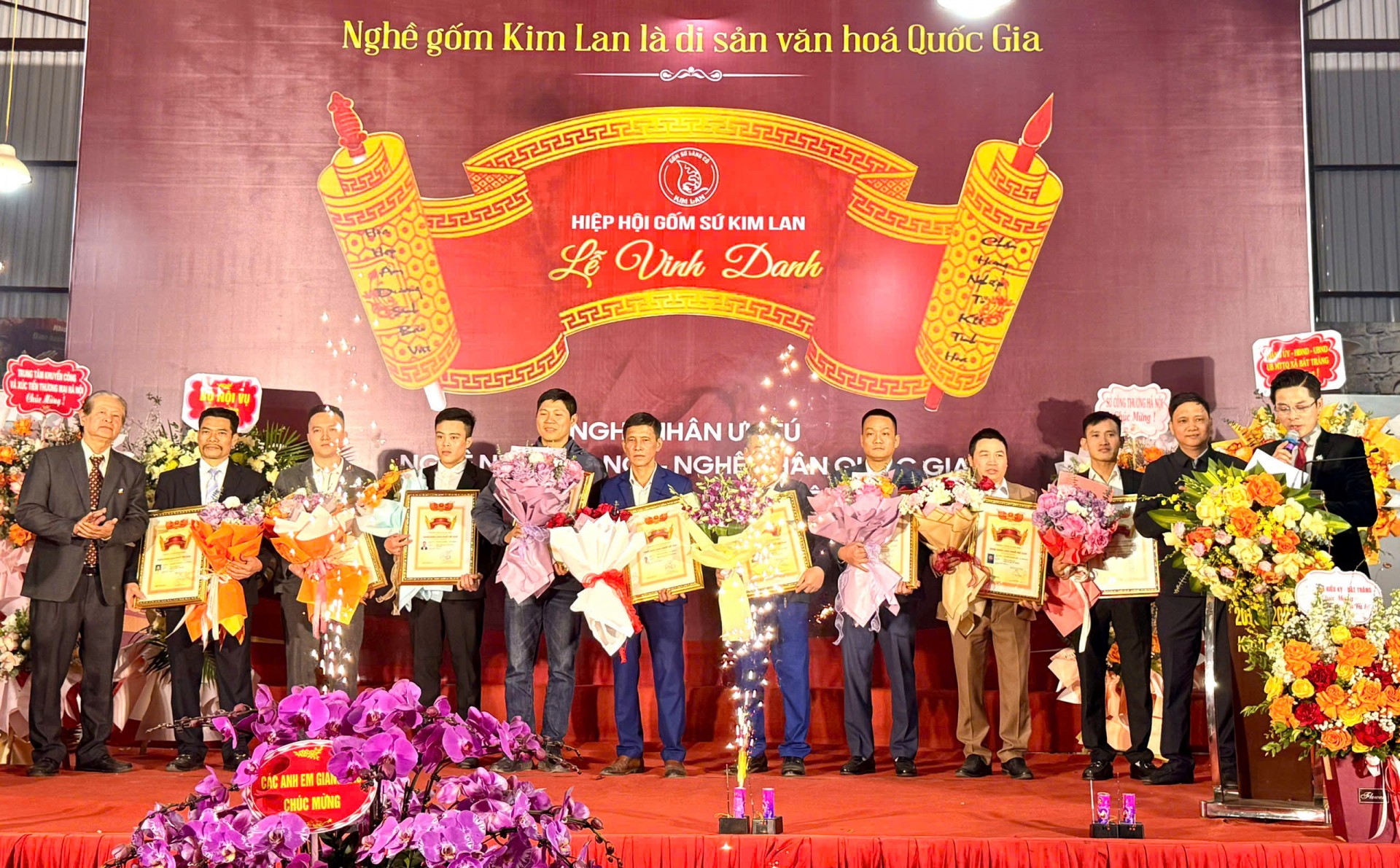Vinh danh để giữ nghề: Câu chuyện từ làng gốm Kim Lan