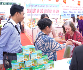 Măng tây Tuấn Tú từ Ninh Thuận chinh phục thị trường Hà Nội.