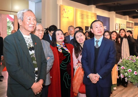 mua xuan khoi nguon thang loi